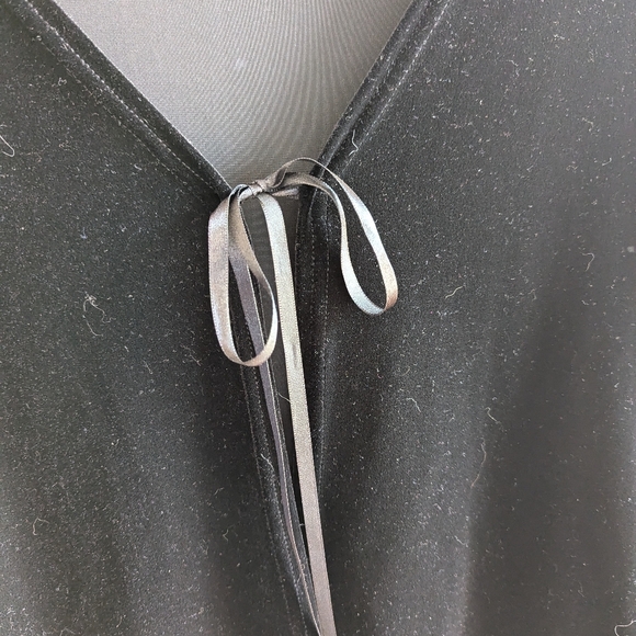 🌼 Vintage - Black velvet top with front tie - Picture 3 of 3